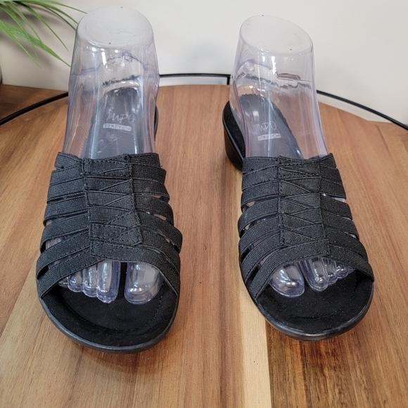 Impo Gracious Black Strappy stretch slip on sandals Size 7 - Picture 10 of 16